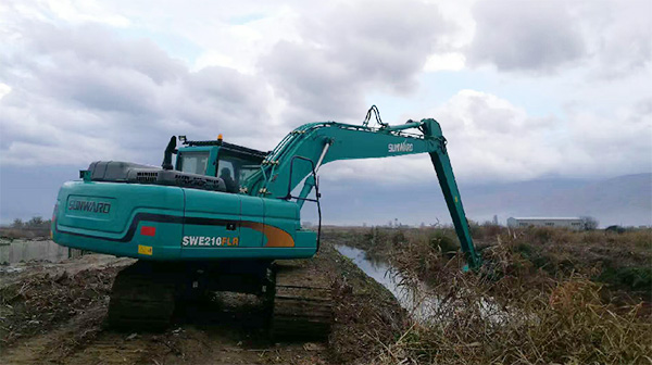 守护蓝色多瑙河，k1体育
长臂挖掘机欧洲首秀