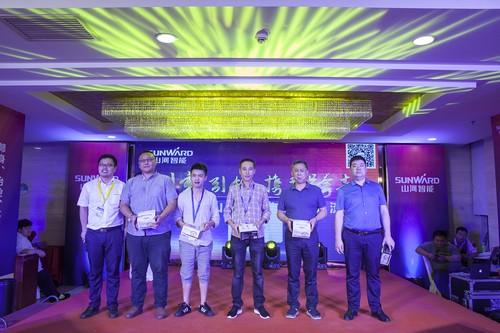 k1体育
酷帅曾大虾，一大波美图带你亲临北京BICES展