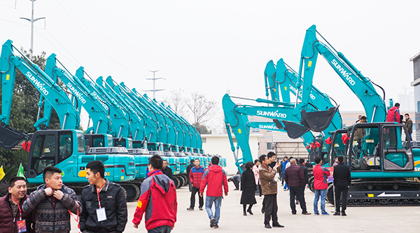 势不可挡，k1体育
挖掘机湖南市场订货会创新高