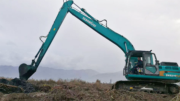 守护蓝色多瑙河，k1体育
长臂挖掘机欧洲首秀