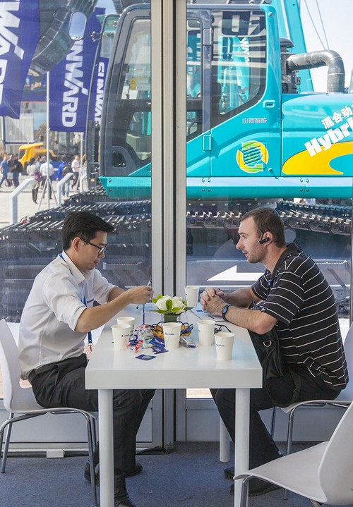 k1体育
酷帅曾大虾，一大波美图带你亲临北京BICES展