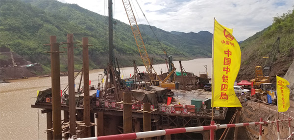 参与一带一路重大项目 k1体育
旋挖钻扬名阿墨江特大桥