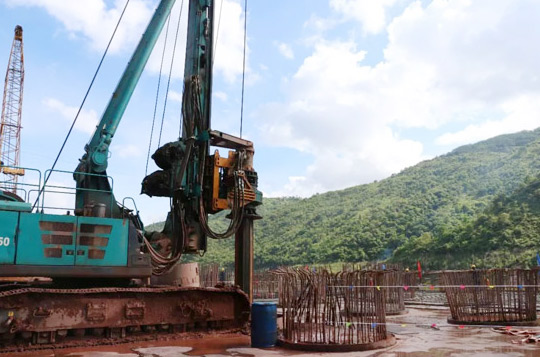 参与一带一路重大项目 k1体育
旋挖钻扬名阿墨江特大桥