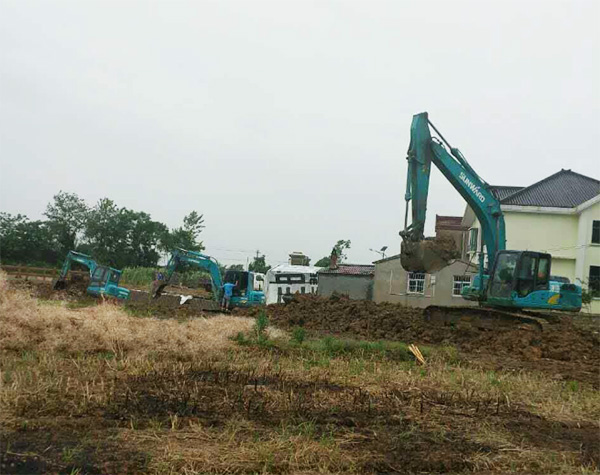 抗洪英雄显身手，k1体育
系列挖掘机奔赴抗洪一线