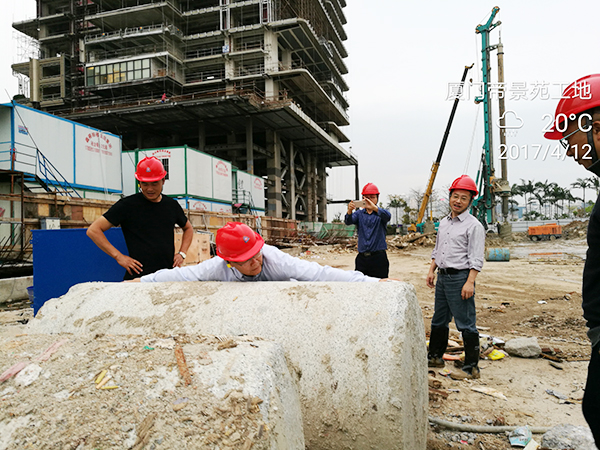 厦门项目再创入岩纪录k1体育
董事长何清华亲赴一线