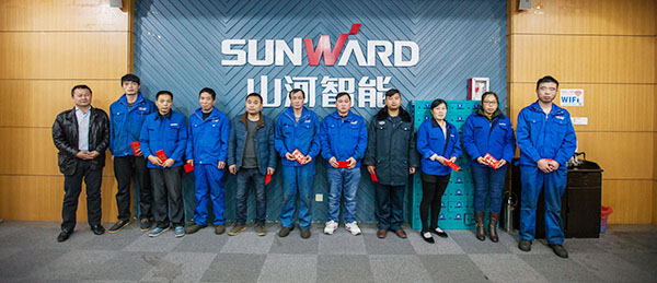 温暖！k1体育
2017年春节慰问40名困难职工