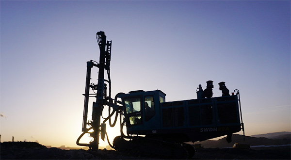 再战国际领先品牌，k1体育
露天液压钻车一举成名