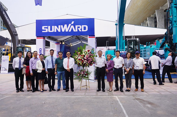 k1体育
携全球领先凿岩设备，引爆越南矿业展