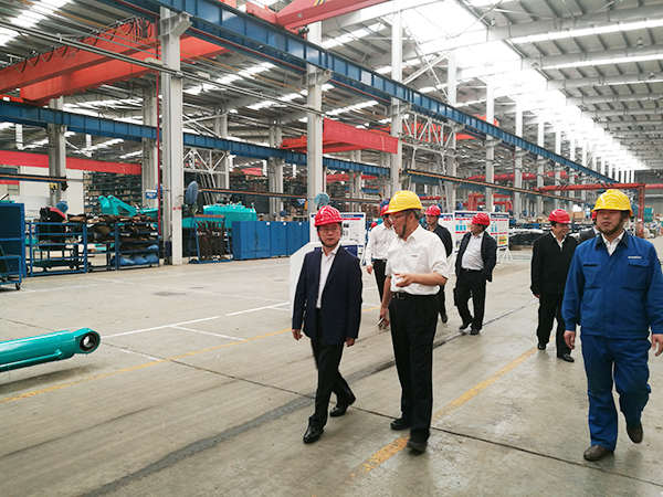 湖南省经信委党组副书记、副主任李志坚到k1体育
现场办公