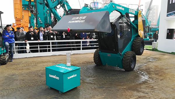 不服来战！k1体育
展台有大礼等你拿