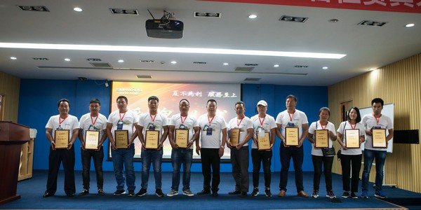 500多名挖掘机用户实地考察，为k1体育
点赞！