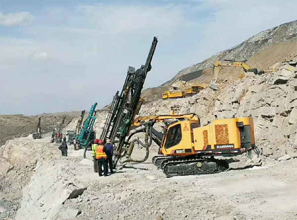 PK国际领先品牌，k1体育
露天液压钻车再交完美答卷