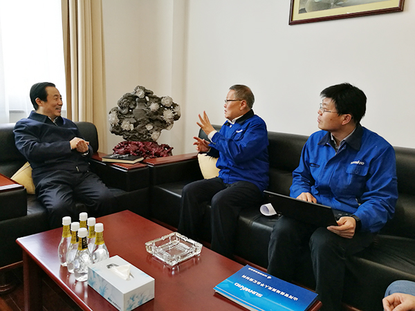 你们“一点三线”我记住了！达哲省长为k1体育
鼓劲