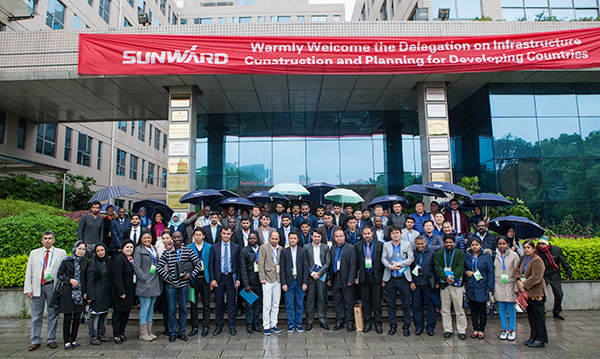 “一带一路”国家代表团到访k1体育
，感受“大开眼界”