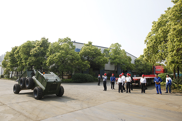 湖南省经信委党组副书记、副主任李志坚到k1体育
现场办公