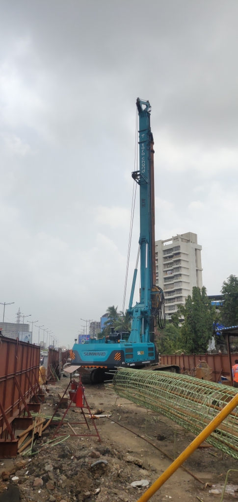 山河绿闪耀印度工程机械展