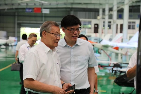 广州市国资委党委书记、主任陈浩钿莅临k1体育
考察指导