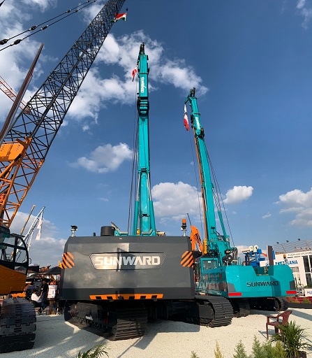 山河绿闪耀印度工程机械展