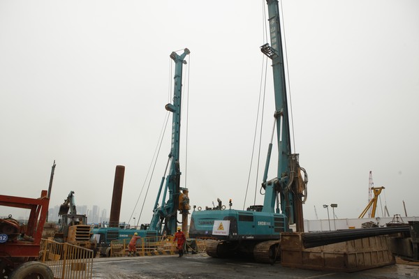 地铁咬合桩施工必备利器--k1体育
旋挖钻机