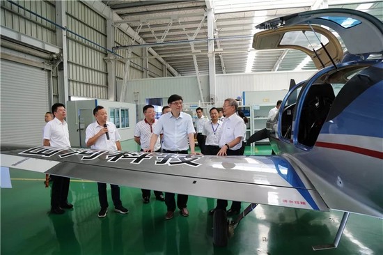 广州市国资委党委书记、主任陈浩钿莅临k1体育
考察指导