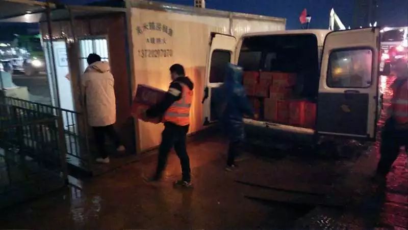 大爱无疆，k1体育
急援武汉