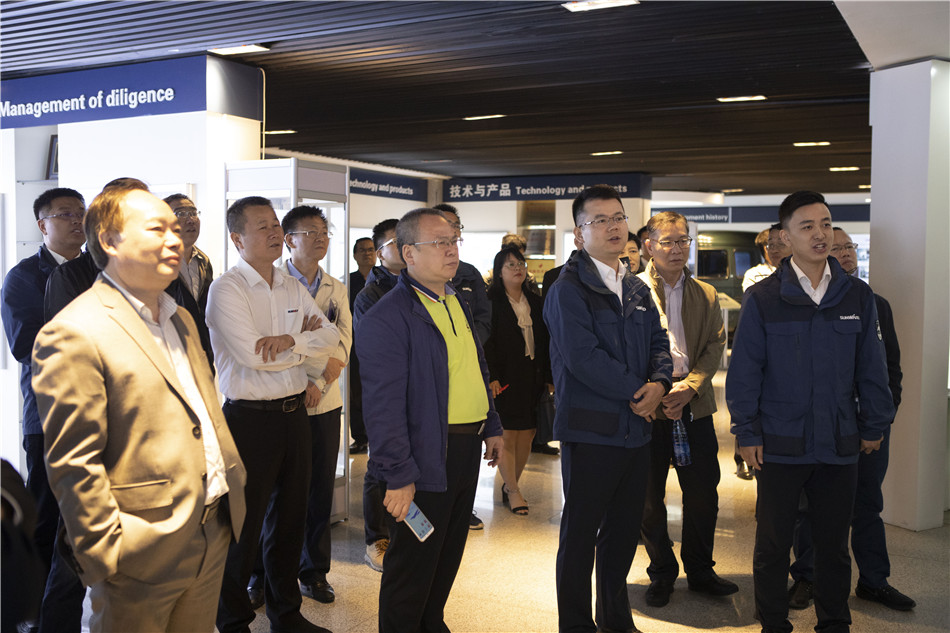 广州市国资委副主任张道泉率队考察k1体育
