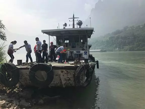 打造长江黄金水道！k1体育
航道钻机轻松搞定水下礁石