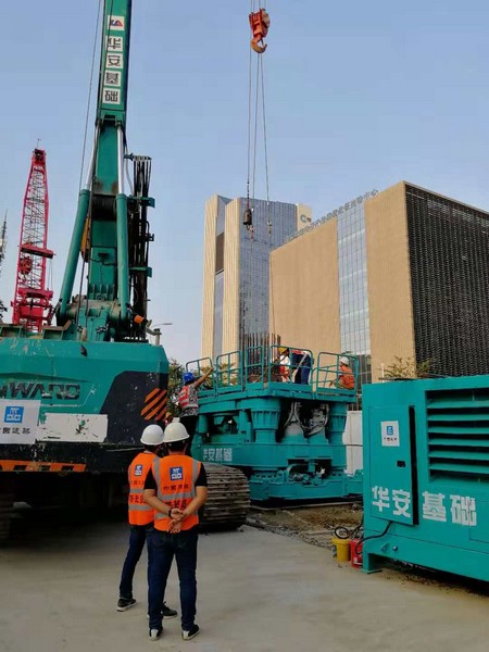 地铁咬合桩施工必备利器--k1体育
旋挖钻机