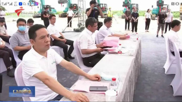 大湾区又一跨海“大桥”开工，k1体育
挖掘机“秀”美现场