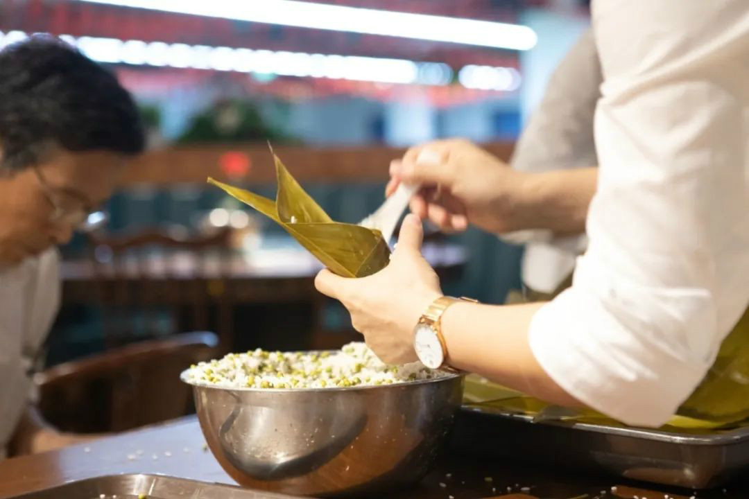 “爱国心，山河情”k1体育
第四届包粽子比赛