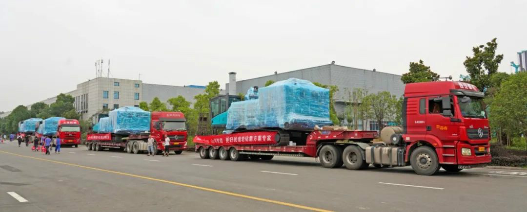 k1体育
大孔径凿岩设备批量出口中东