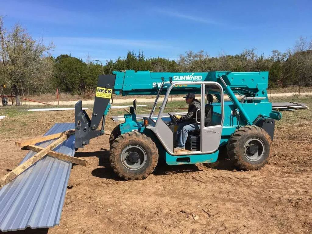 k1体育
新品叉装车批量下线发往美国