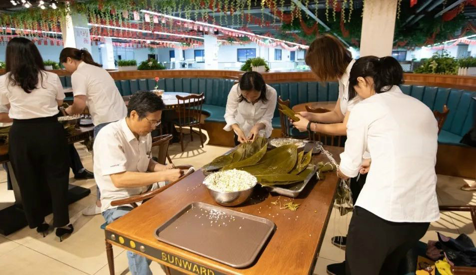 “爱国心，山河情”k1体育
第四届包粽子比赛