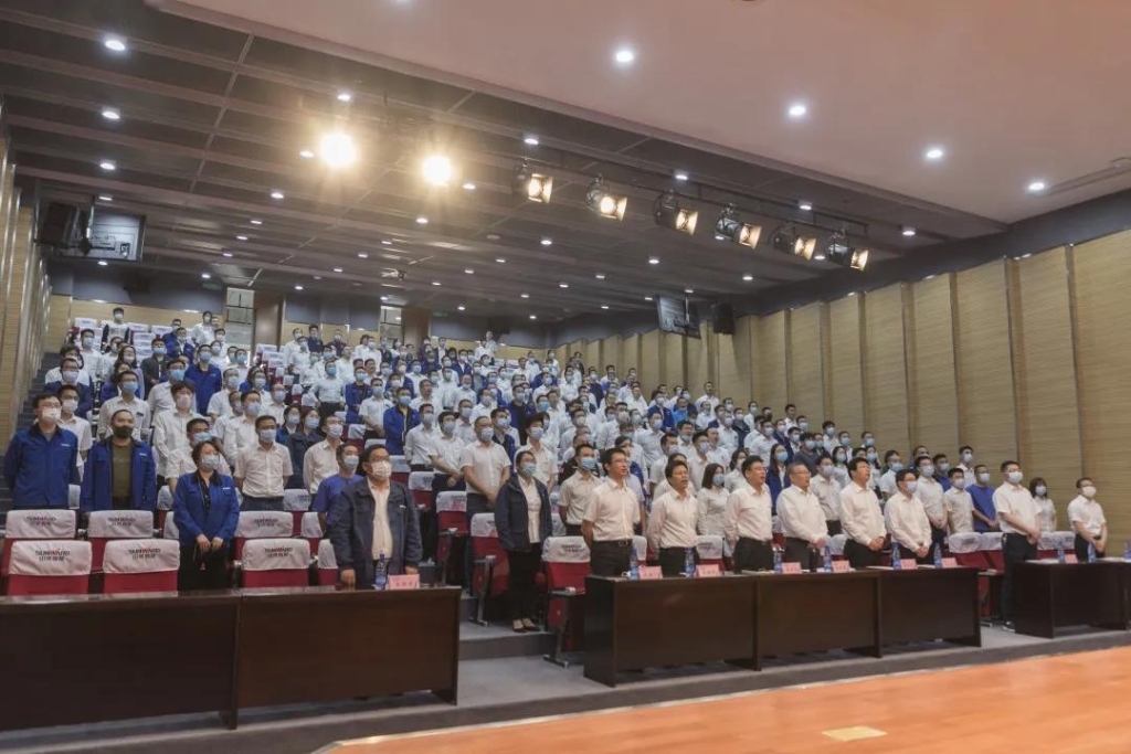 k1体育
隆重表彰战“疫”先进