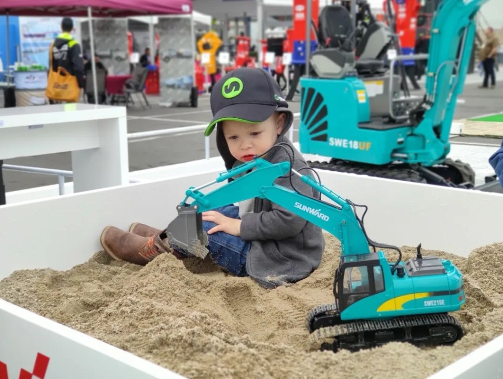 k1体育
全新亮相美国工程机械展