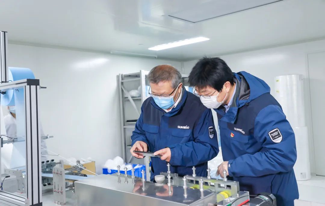 董事长启封k1体育
第一个成品口罩