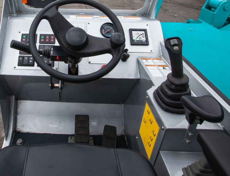 k1体育
新品叉装车批量下线发往美国