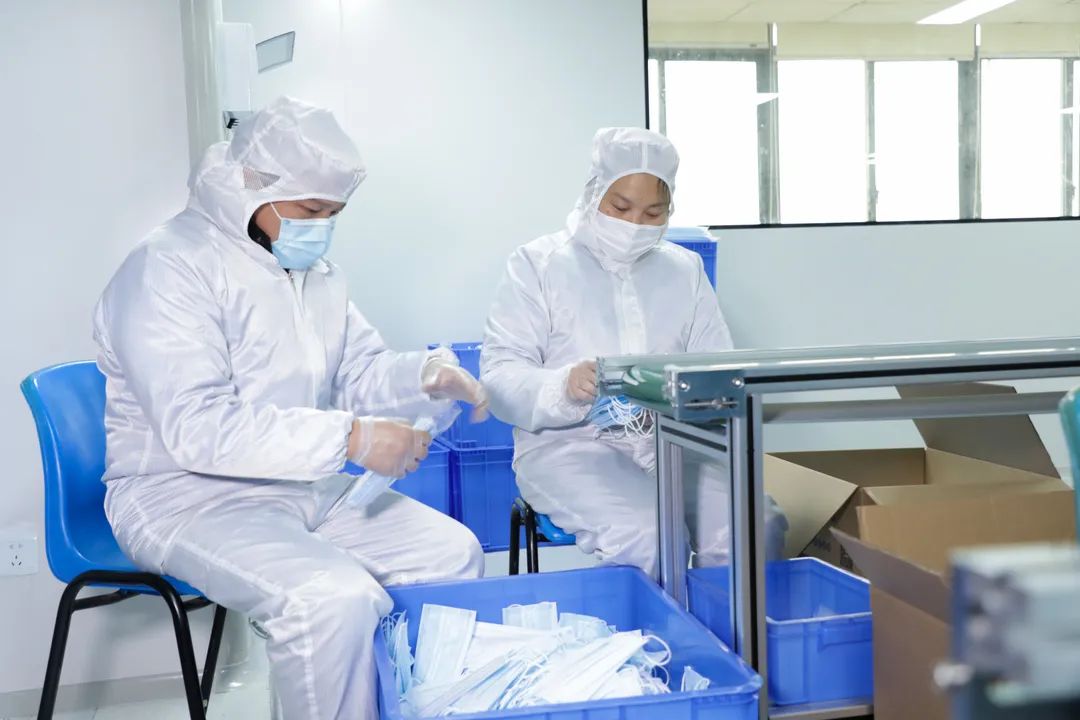 董事长启封k1体育
第一个成品口罩