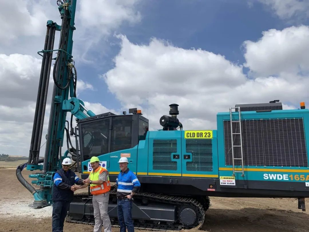 战疫情--k1体育
南非凿岩设备推介会成功举办