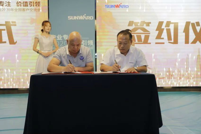 专业专注，价值引领 k1体育
全球客户交流会 • 怀化站圆满举行