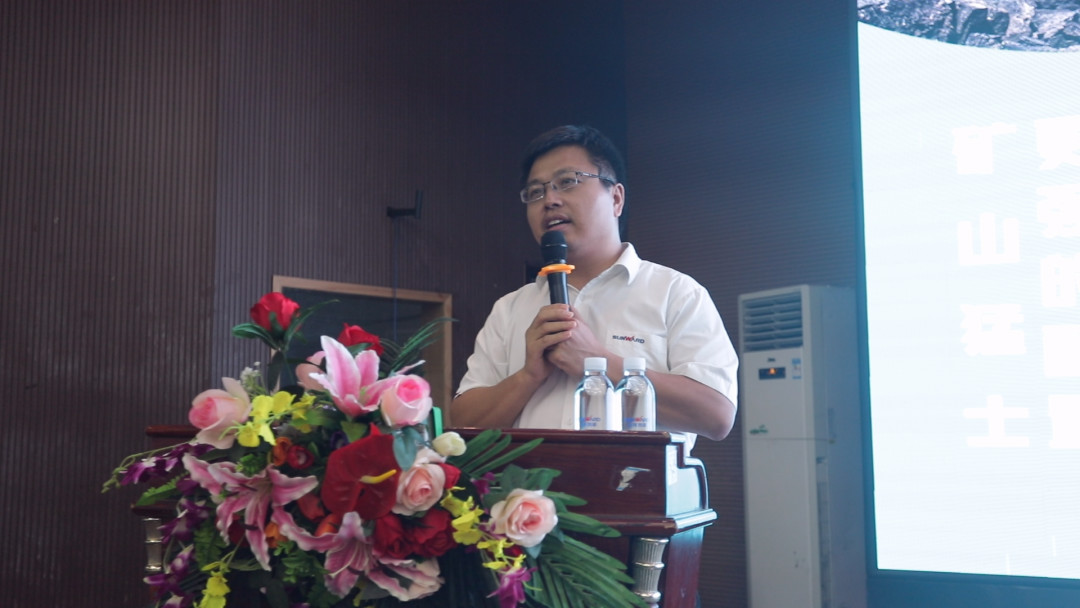 向挖掘机万台俱乐部迈进——k1体育
2020年度挖掘机营销训练营开营