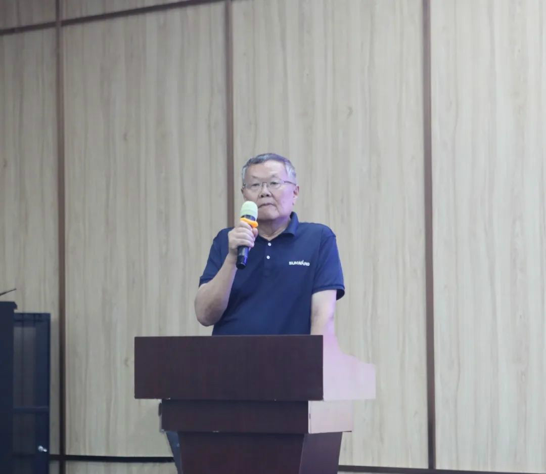 以强执行力聚焦基础能力建设 向挖掘机万台俱乐部迈进——k1体育
2020年挖掘机经销商半年度会议圆满召