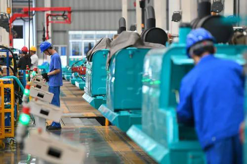 “智慧工厂”引领“生产节拍”——走进k1体育
一探究竟