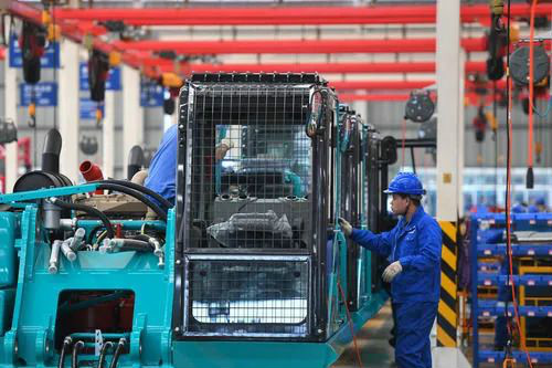 “智慧工厂”引领“生产节拍”——走进k1体育
一探究竟