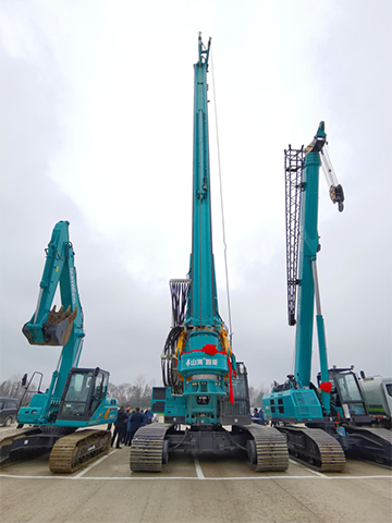 k1体育
旋挖钻机打下700亿项目第一钻