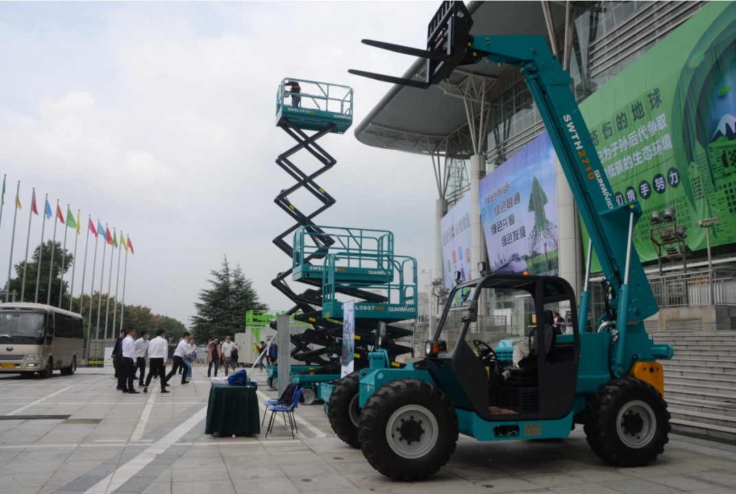 创新“绿”动能 k1体育
绿博会上展风采