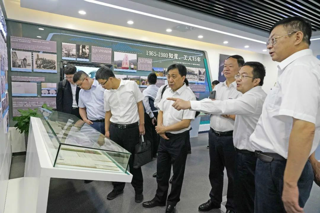 中铁装备赵华总经理莅临k1体育
交流