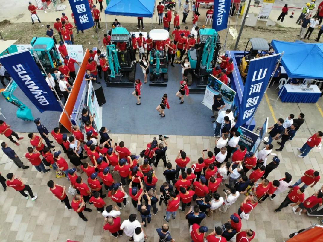 2020全球微挖大会 k1体育
精品微挖赢得满堂彩