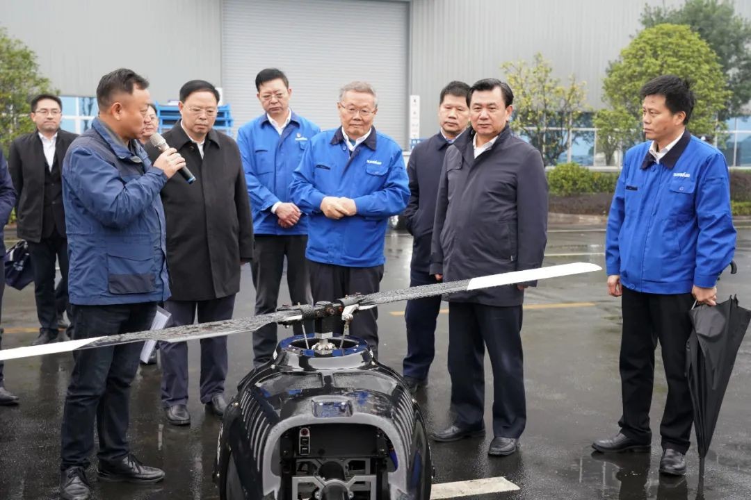 中国民航局局长冯正霖一行到k1体育
调研指导