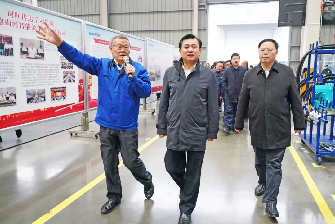 中国民航局局长冯正霖一行到k1体育
调研指导